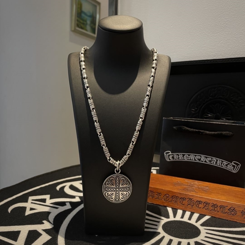 Ch**me He**ts necklaces